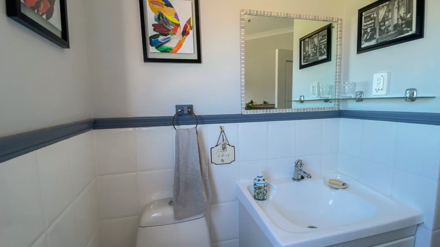 5 Bedroom Property for Sale in Hersham Western Cape